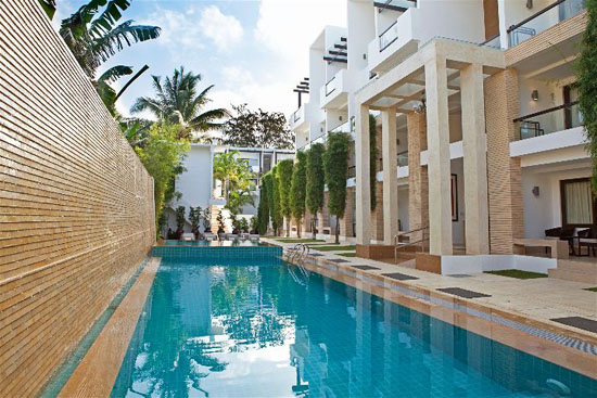 The-District-Boracay-Pool-Area-opt